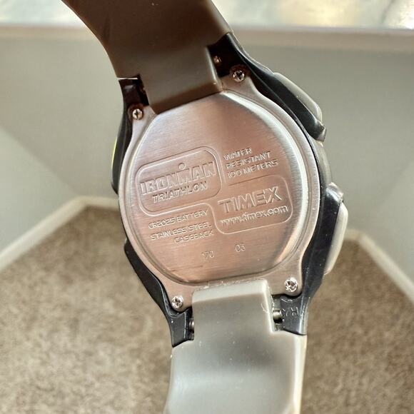 Timex Ironman Triathlon Men’s Watch Indiglo Green Grey 38mm Day Date 30 Lap - Picture 3 of 8